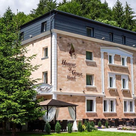 Honour And Grace Hotel 亚希莫夫 外观 照片